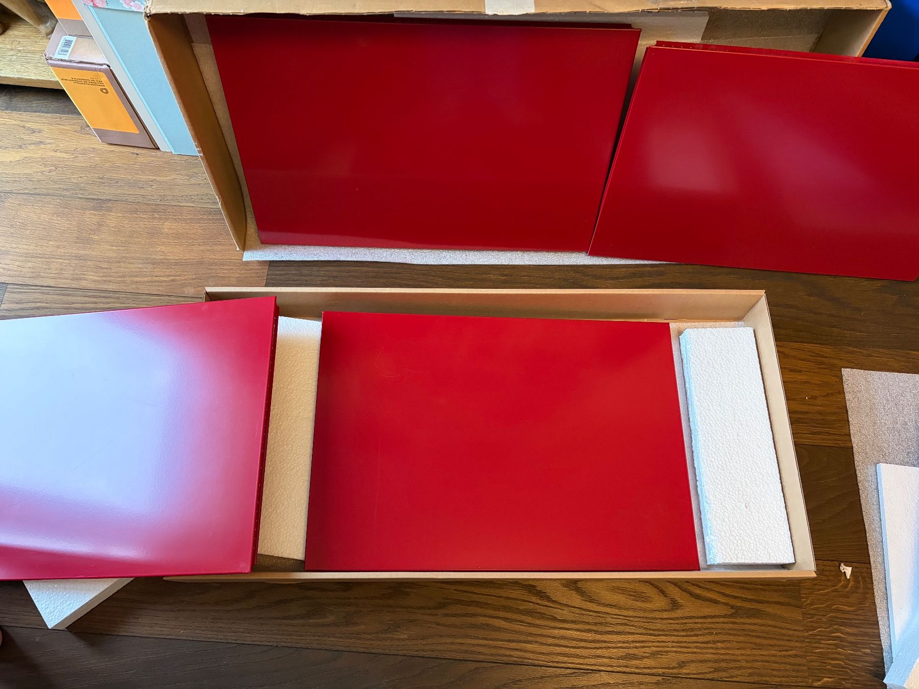 Piatti di portata: USM Bleche Rot 500x350 – Usato da Wallisellen venduto da mdms