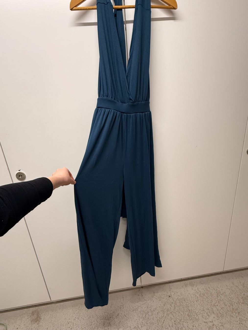 Tute: Dunkelblauer Jumpsuit, Gr. S - M, variabel tragbar – Nuovo (secondo la descrizione) da Zürich venduto da Cleo234 1