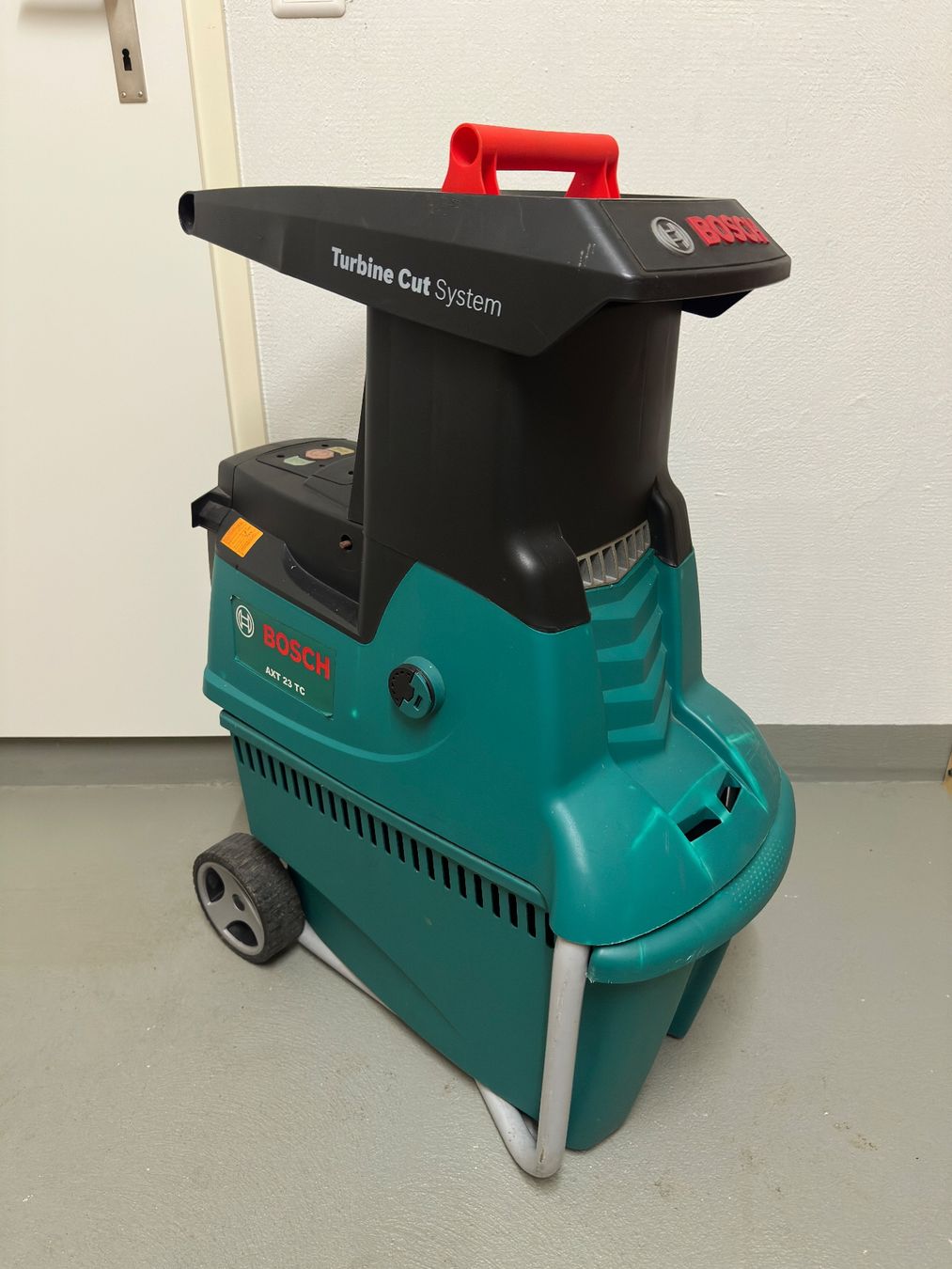 Bosch Häcksler: Bosch AXT 23 TC Häcksler – Gebraucht aus Hittnau von ShiTRabBbit