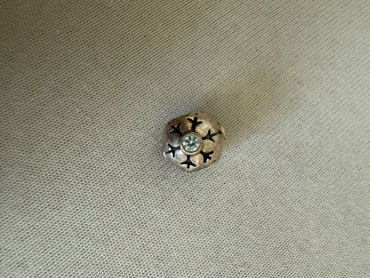 Pandora Ciondoli: Pandora Charm mit Stein, Schneeflocke 925 Silber – Usato da Ibach venduto da Irenei