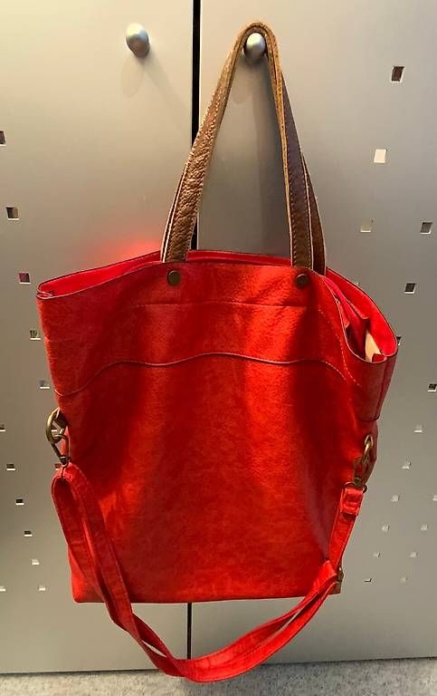 Taschen für Damen: Rote Tasche aus Kunstleder – Gebraucht aus Weinfelden von bea_2ln5 2