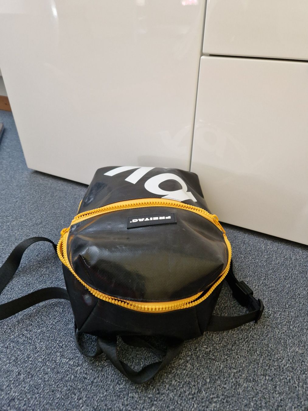 Freitag Zaini: Freitag Rucksack schwarz gelb NEU – Usato da Frauenfeld venduto da gre_vnj9 4