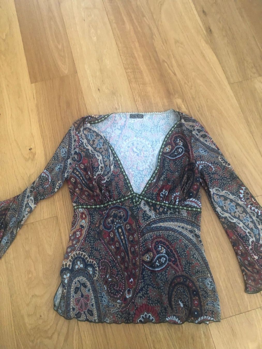 Blusen: Sexy geschnittene Oberteil s – Gebraucht aus Pfaffhausen von Klaras_second_hand 1