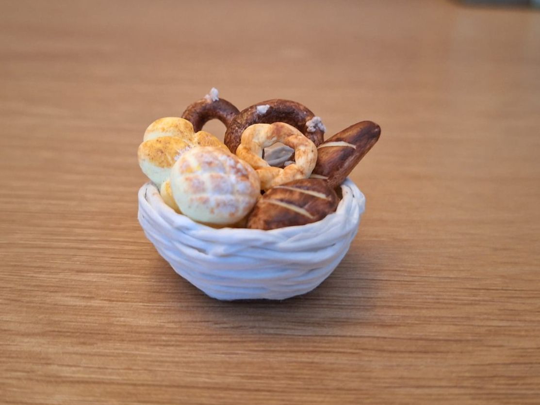 Puppenhäuser & -möbel: Brotkorb, Alles Handmade, Korb und Brot – Neu (gemäss Beschreibung) aus Zürich von HandmadeTinyFood 3