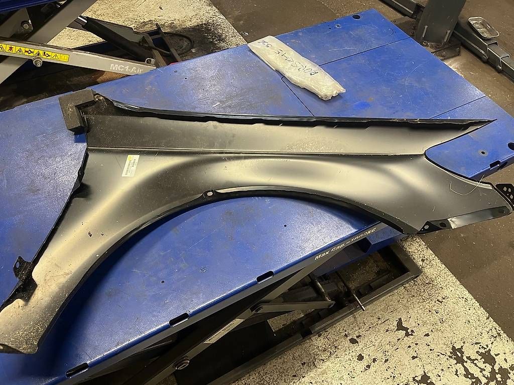 Alle Autoersatzteile: Kotflügel links Audi A3/S3 8V – Gebraucht aus Wolfhausen von garagefrei 1