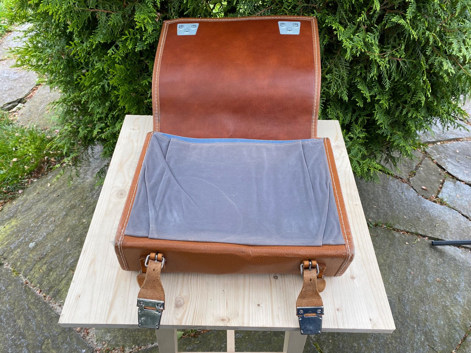 Rucksäcke: schöner Vintage Schulranzen mit Fell – Gebraucht aus Feldbach von Fea1 5