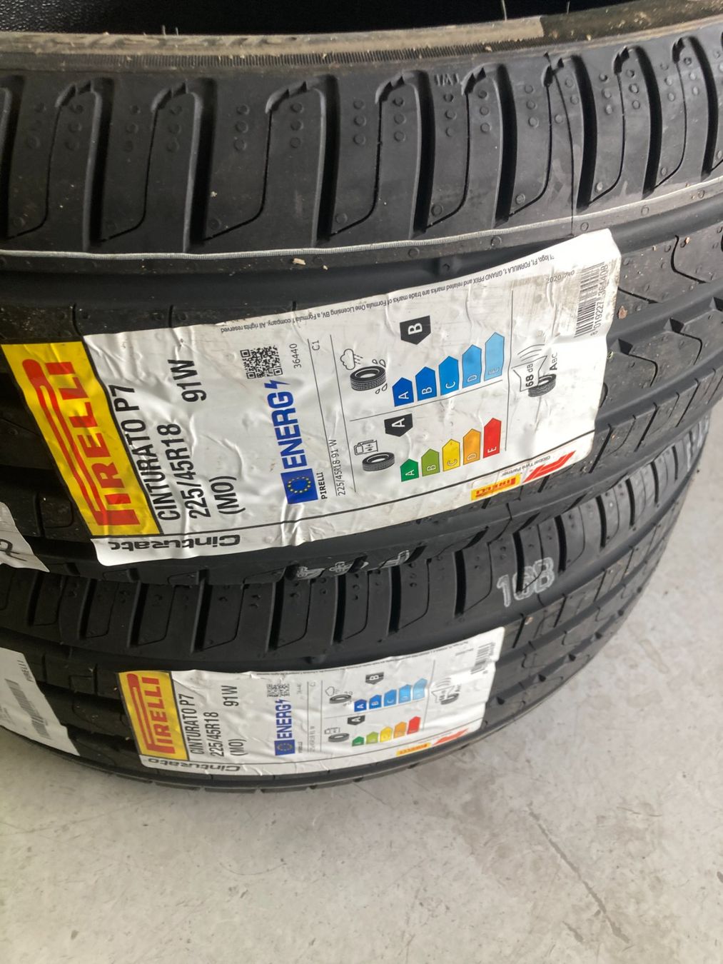Pirelli Pneumatici & Ruote complete: 225/45R18 Pirelli Sommerpneu – Nuovo e nell'imballaggio originale da Cham venduto da Cham6332