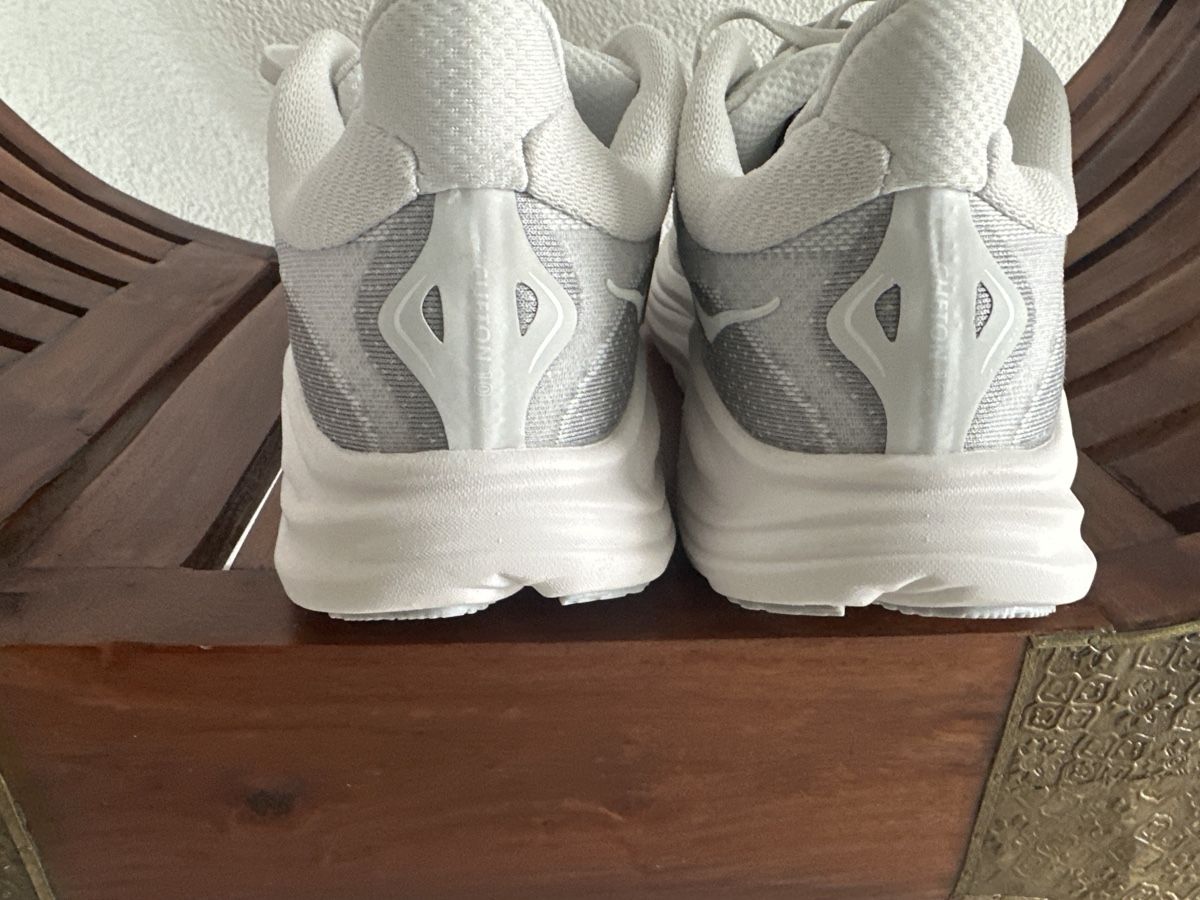 Herrenschuhe: Hoka  – Neu (gemäss Beschreibung) aus Oberägeri von lev_7kc2 3