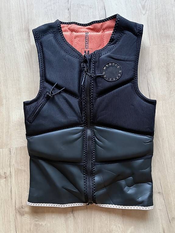 Jacken: Kiteveste – Gebraucht aus Gwatt (Thun) von Fasu71 1
