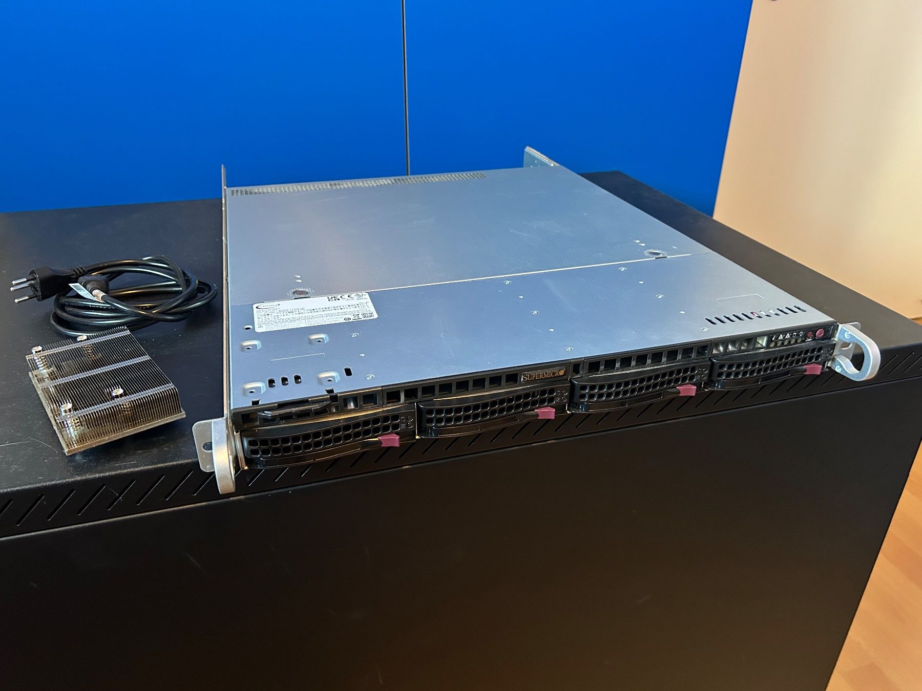 Supermicro Server: Supermicro SYS-511R-M 1U Server (barebone) – Gebraucht aus Lenzburg von Thesphinx