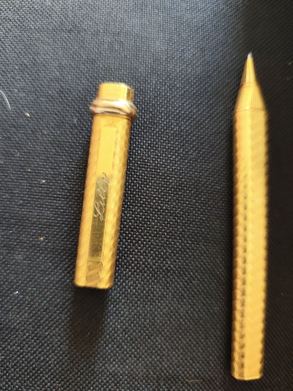 Cartier Penna & Evidenziatori: Stylo cartier Or avec capuchon gravé lilly, – Usato da Begnins venduto da Bazar_Digital 1