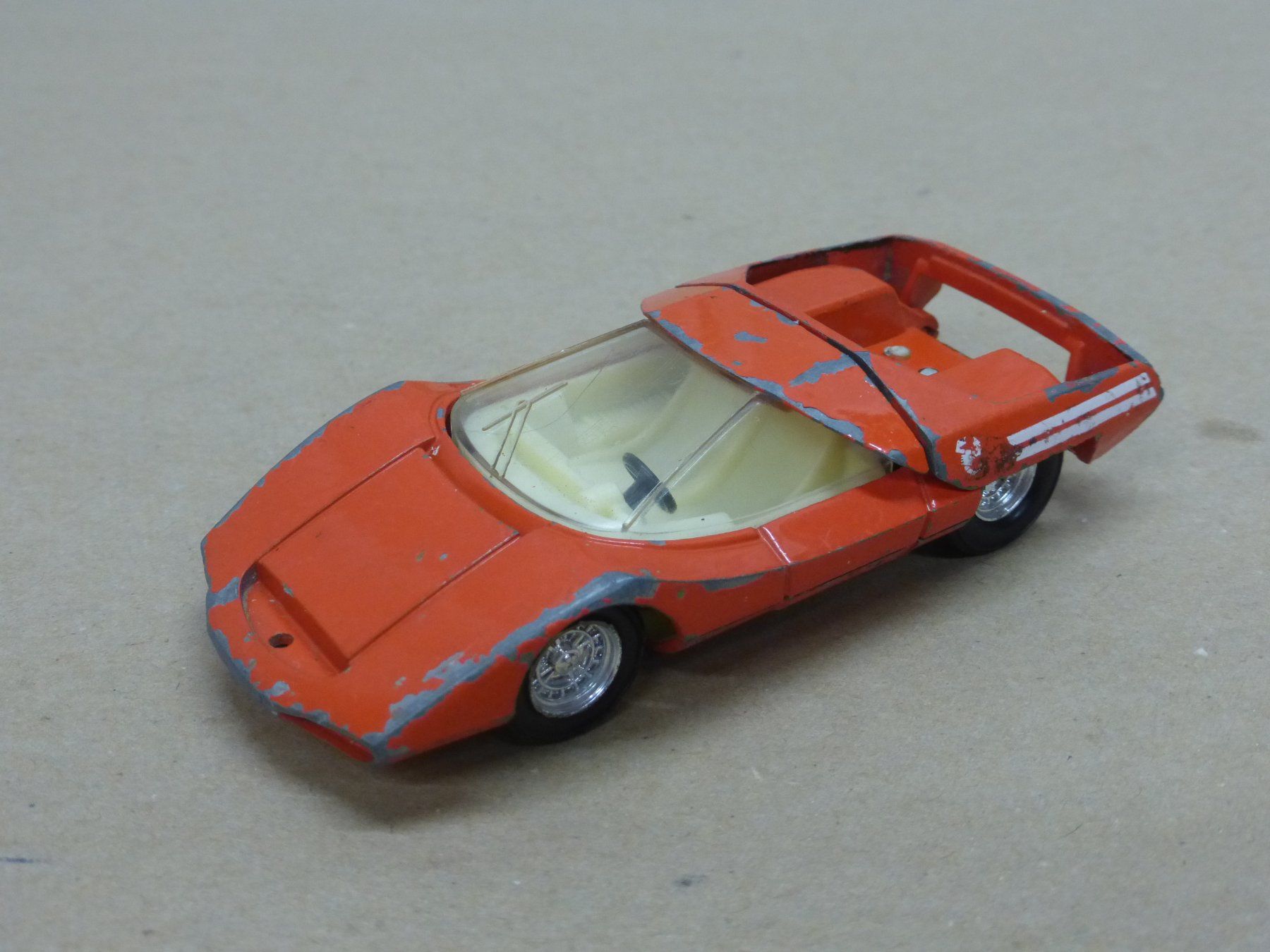 Modellini d'auto: Fiat Abarth 2000 Pinifarina – Difettoso da Gempen venduto da Smokie72