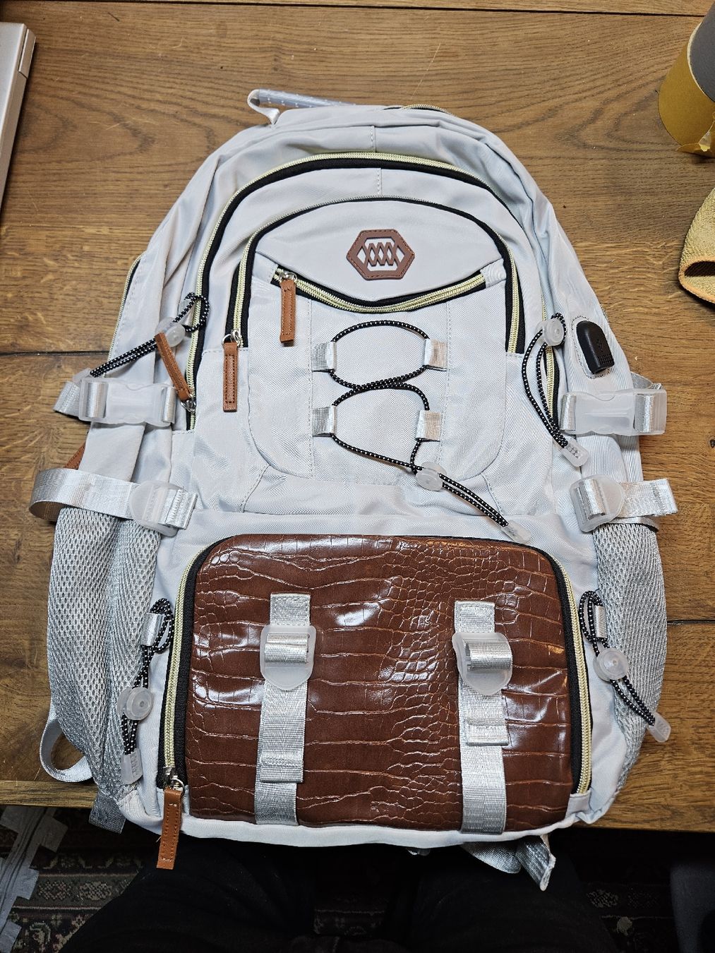 Zaini: Moderner Rucksack für Alltag  Freizeit – Usato da Rorschach venduto da TimelessTrading
