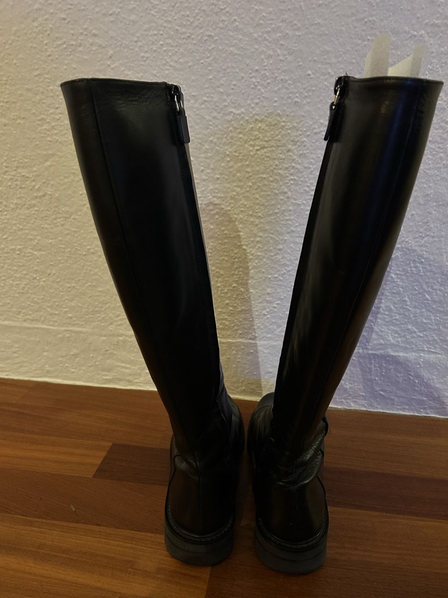 Stuart Weitzman Scarpe da donna: Schwarze Stiefel Stuart Weitzman, Grösse 38 – Usato da Oberrieden venduto da Mlew 1