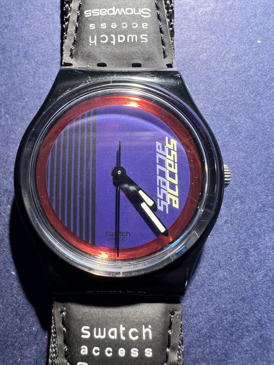 Swatch Montres: Swatch Dooble Loop – D'occasion à Laufen par groove60