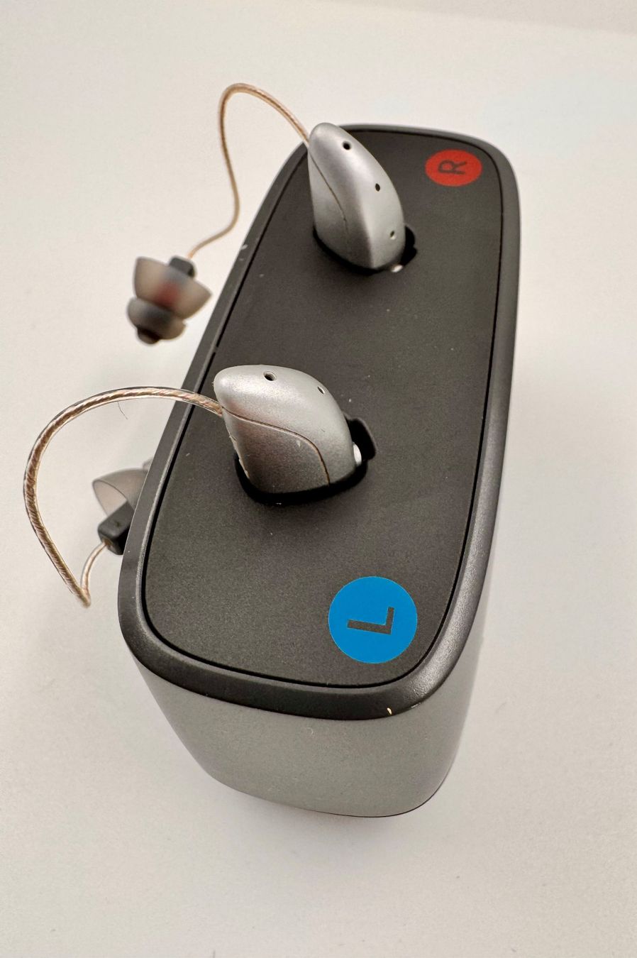 Amplifon Attrezzature mediche: Amplifon R3 OM R-S Hörgeräte – Usato da Hermetschwil-Staffeln venduto da Sigmund57 6