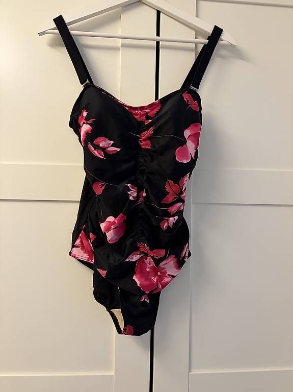 Costumi da bagno & Bikini: Badeanzug schwarz/rosa Gr 42 – Usato da Sevelen venduto da Ch_2026_1 1