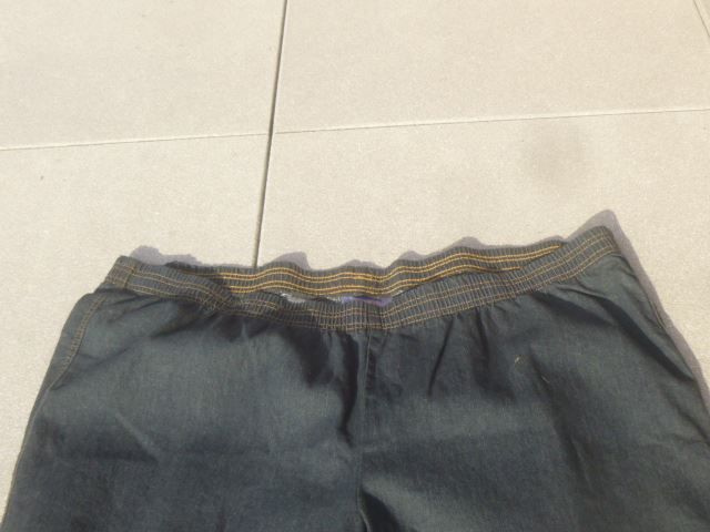 Jeans: Jeans Schwarz Gr.28 – Neu (gemäss Beschreibung) aus Hinwil von Glasperlen 2