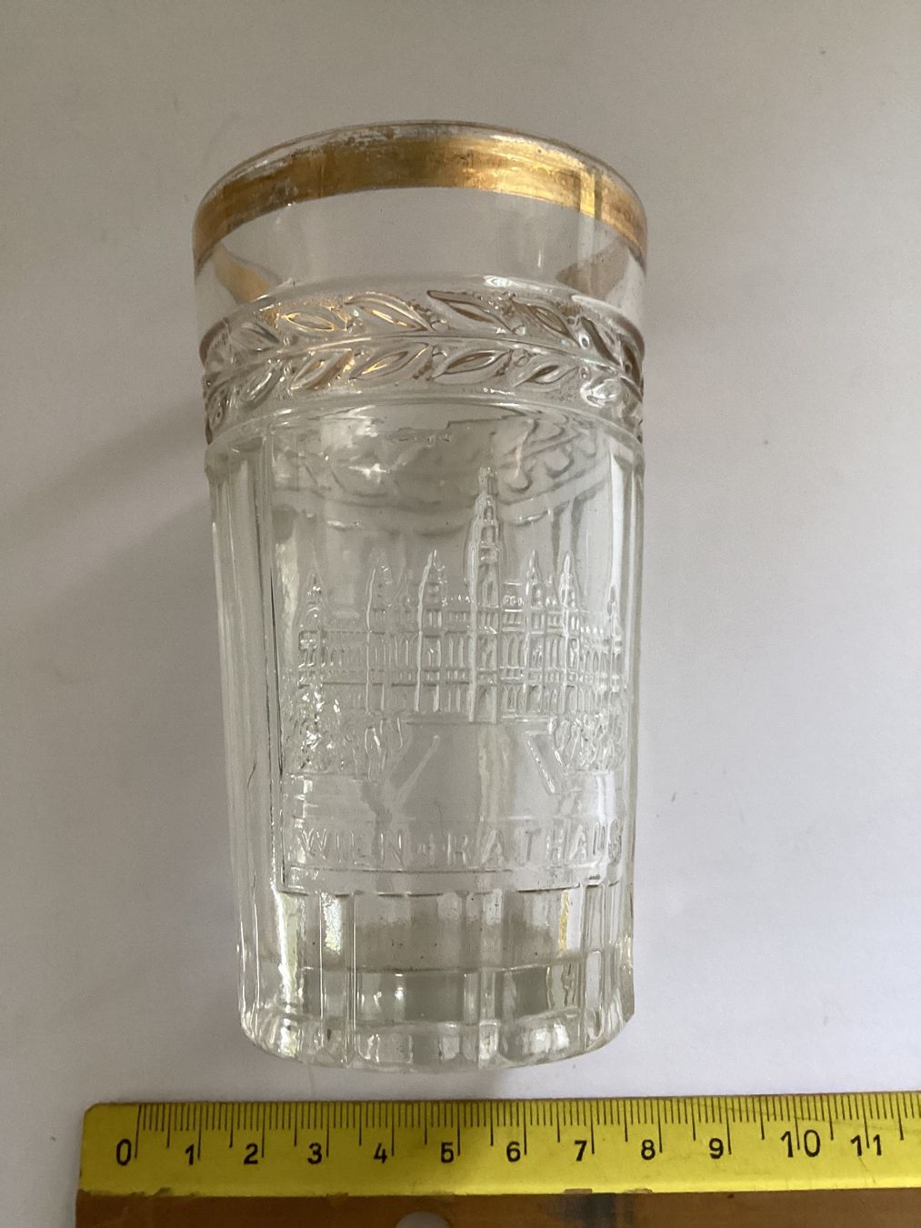 Gläser: Antikes Glas Wiener Rathaus – Gebraucht aus Eglisau von mar_5rn2 4