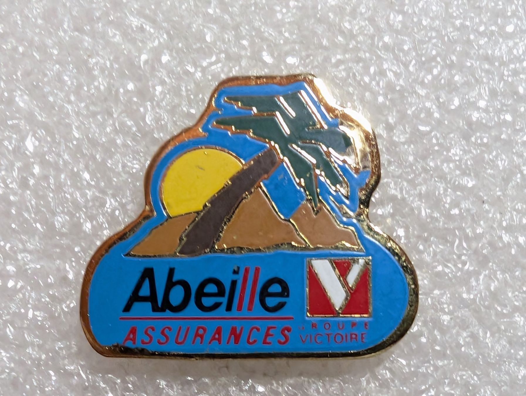 Plaketten & Abzeichen: Ansteckpin 298: Abeille – Gebraucht aus Oppligen von Pin-Fall-Shop