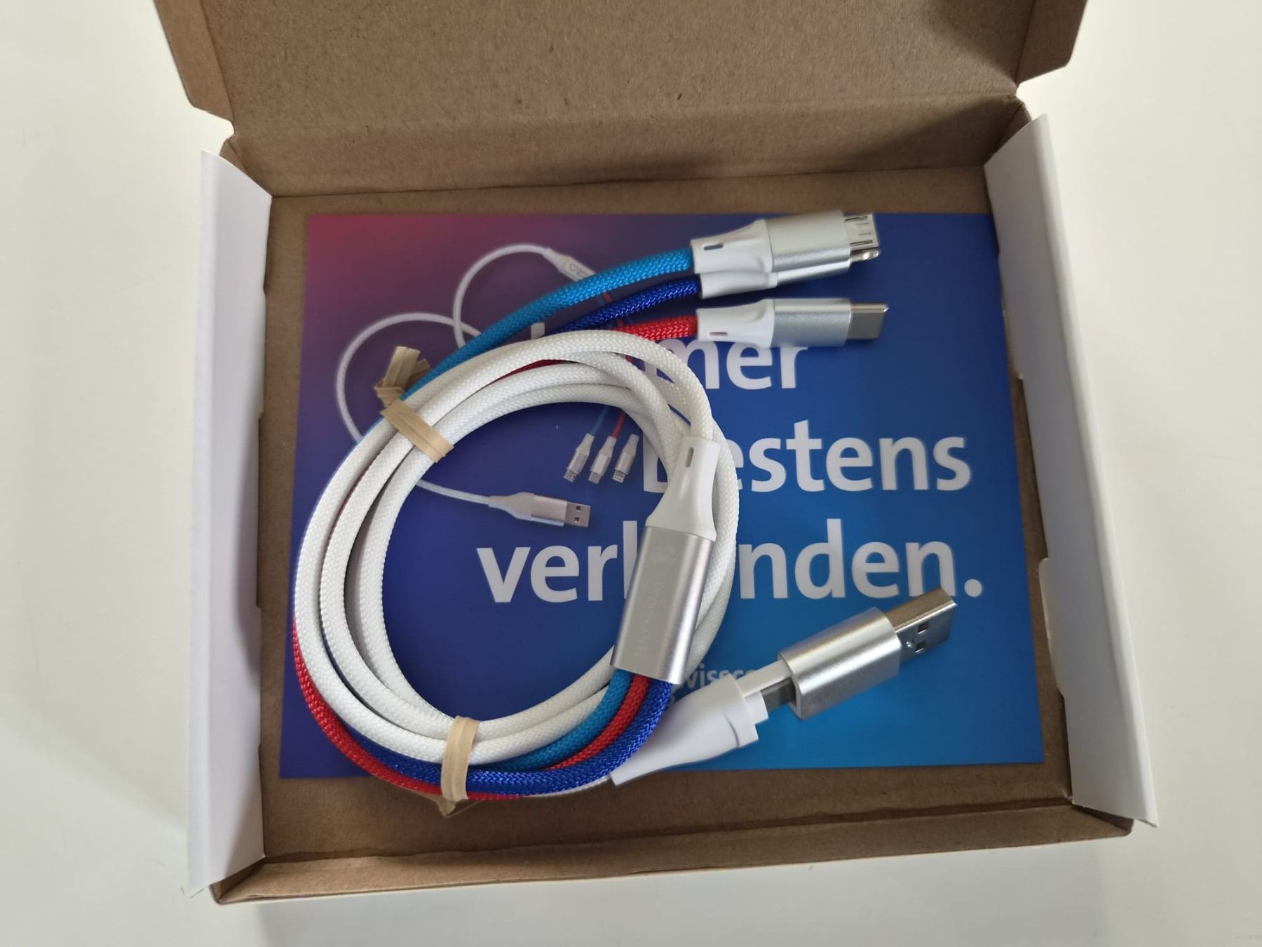 Swisscom Kabel: Multi Ladekabel Swisscom USB-C Lightning Micro (NEU) – Neu (gemäss Beschreibung) aus Amriswil von Alfaromeo007