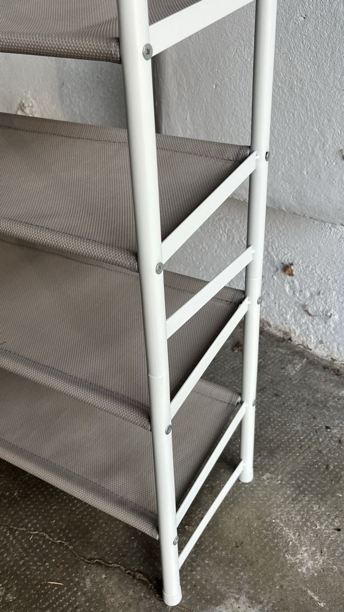 Regale: Étagère à chaussures – Gebraucht aus Daillens von BrandonW 1