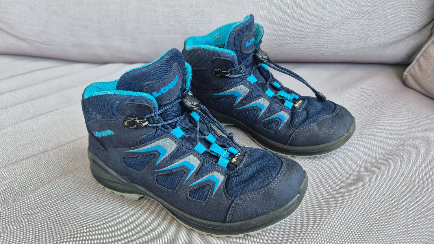 Schuhe für Jungen: LOWA Wanderschuhe, Grösse EU 32 – Gebraucht aus Thalwil von chriswiss