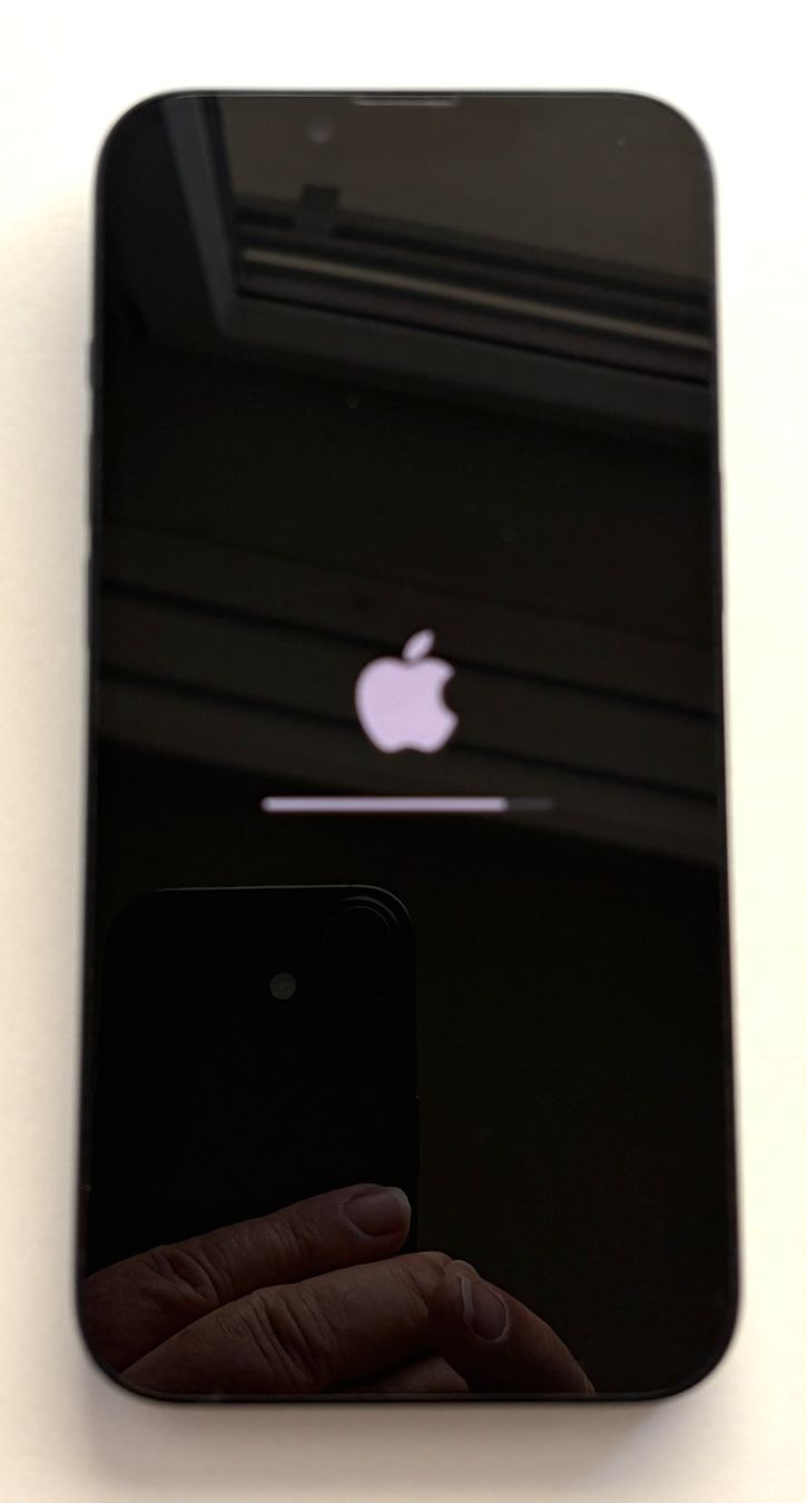 Apple Handys / Smartphones: iPhone 14 mit 128 GigaByte, Farbe Midnight, wie neu – Gebraucht aus Basel von ren_boz 3