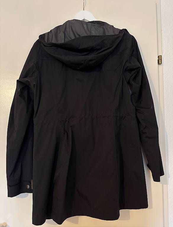 Jack Wolfskin Giacche: Jack Wolfskin Regenjacke Damen – Usato da Baden venduto da Chrisenft 1