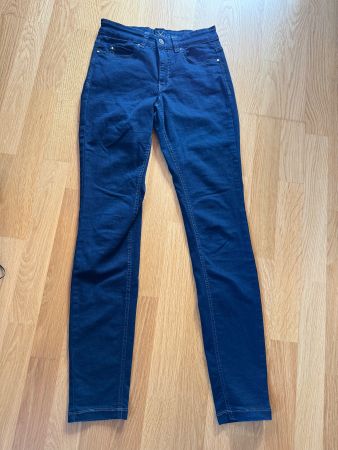 Traumhafte Dream Jeans Slim Dunkelblau Gr. 36 Top Zustand
