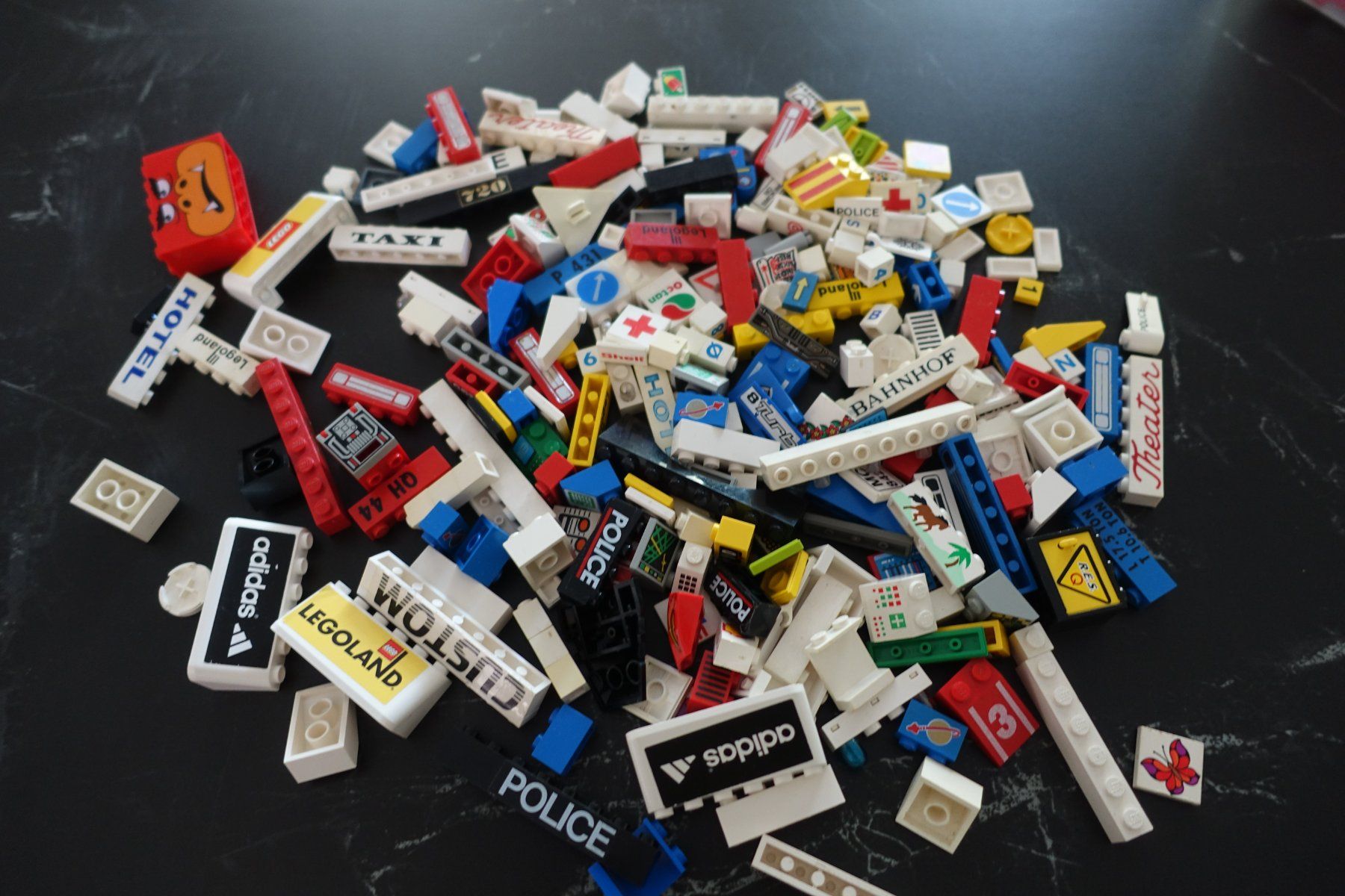 Lego Giocattoli: diverse bedruckte Legosteine – Usato da Belp venduto da Mazarron58