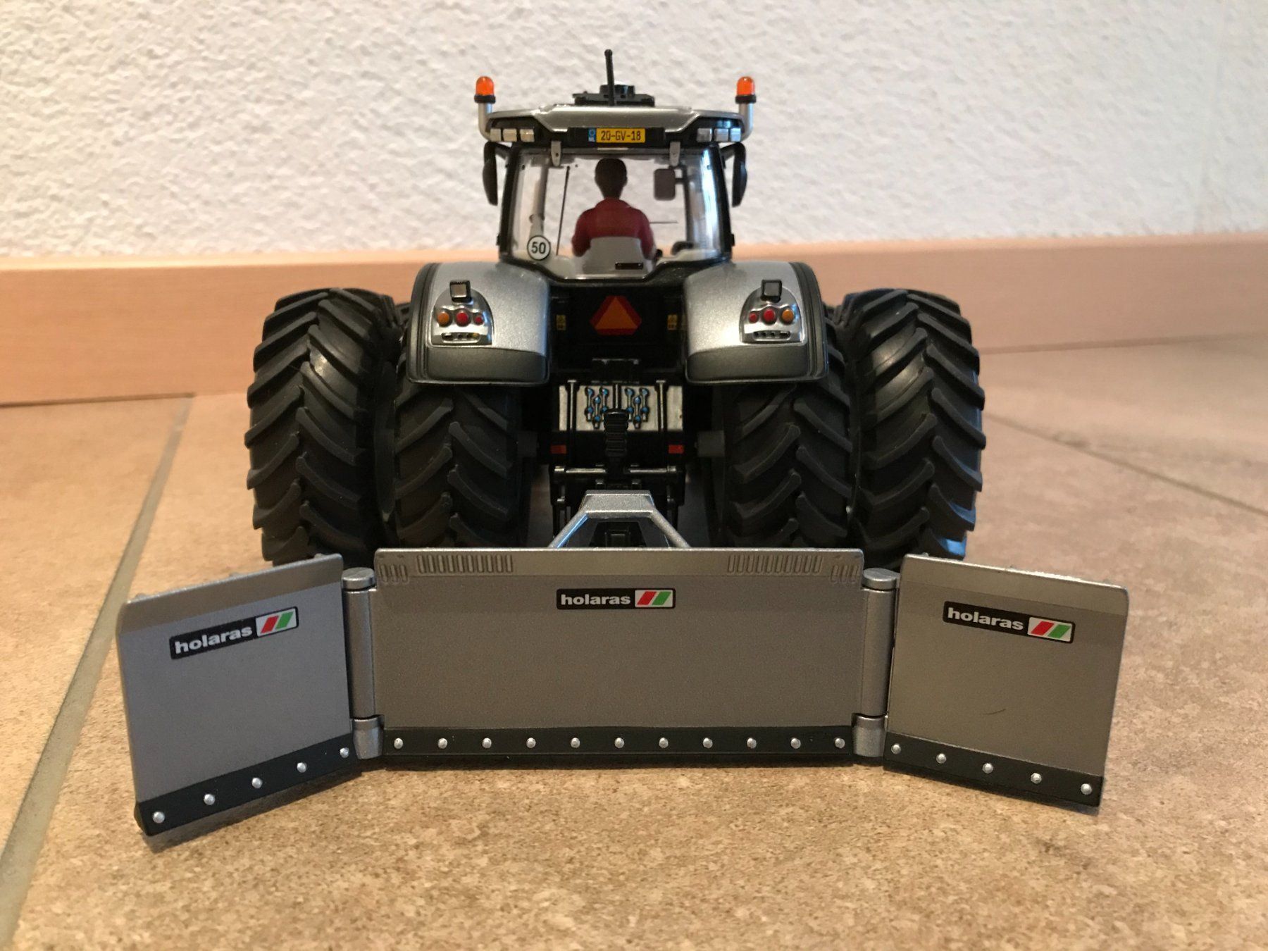 Valtra Trattori: SIKU Valtra S352 L.C.N 2018 – Nuovo e nell'imballaggio originale da Kreuzlingen venduto da Stefan1150 5