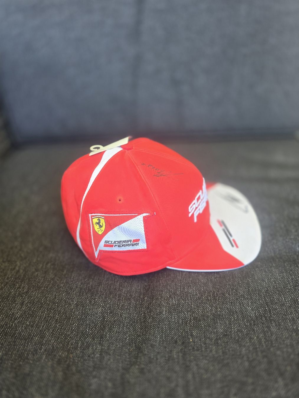 Puma Altro in  Abbigliamento & Accessori: Signierte Baseballkappe Ferrari Puma – Nuovo (secondo la descrizione) da Ittigen venduto da kon_9fkd 3