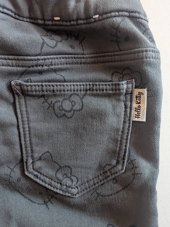 Pantalons: Hello Kitty Thermohose gr.122 – D'occasion à Bramboden par zae_ql2d 2