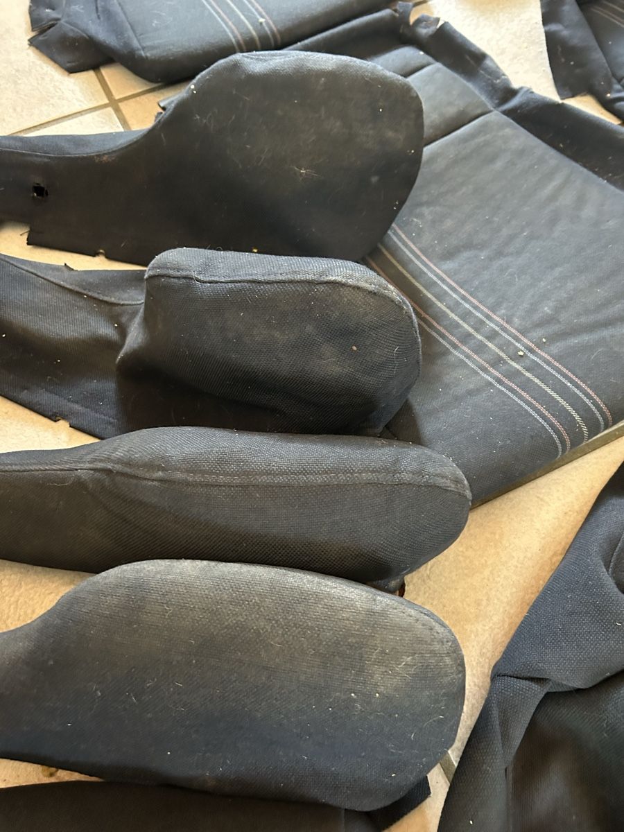 Recaro Tutti pezzi di ricambio auto: Golf2 Recaro Stoff  – Usato da Gampelen venduto da ste_r6hj 7