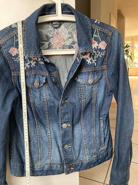Giacche: Jeansjacke – Usato da Münsingen venduto da mus_7tm9 2