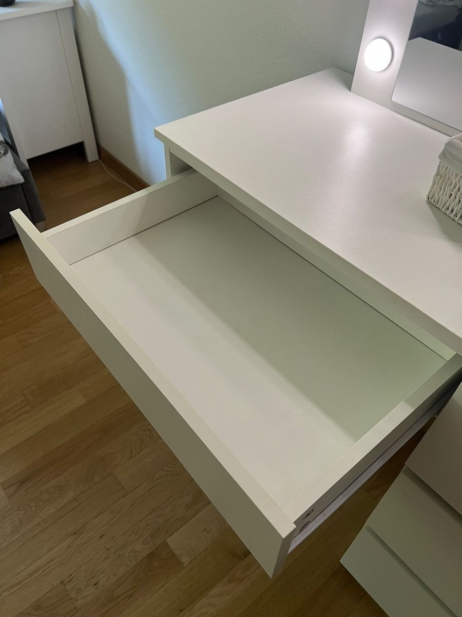 Tavoli da trucco: Schminktisch mit Licht Marta weiss – Usato da Oberwil BL venduto da Reem1 1