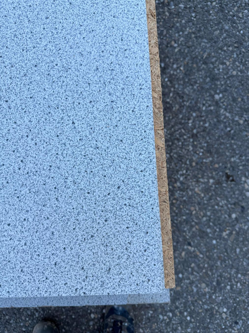 Piatti di portata: Spanplatten 40mm mineralisch beschichtet 62m2 – Usato da Flumenthal venduto da Nanuk7 4