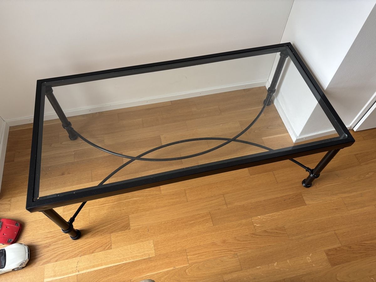 Tische: Schwarzer Glas Couchtisch – Gebraucht aus Gebenstorf von pas_9p6b 2