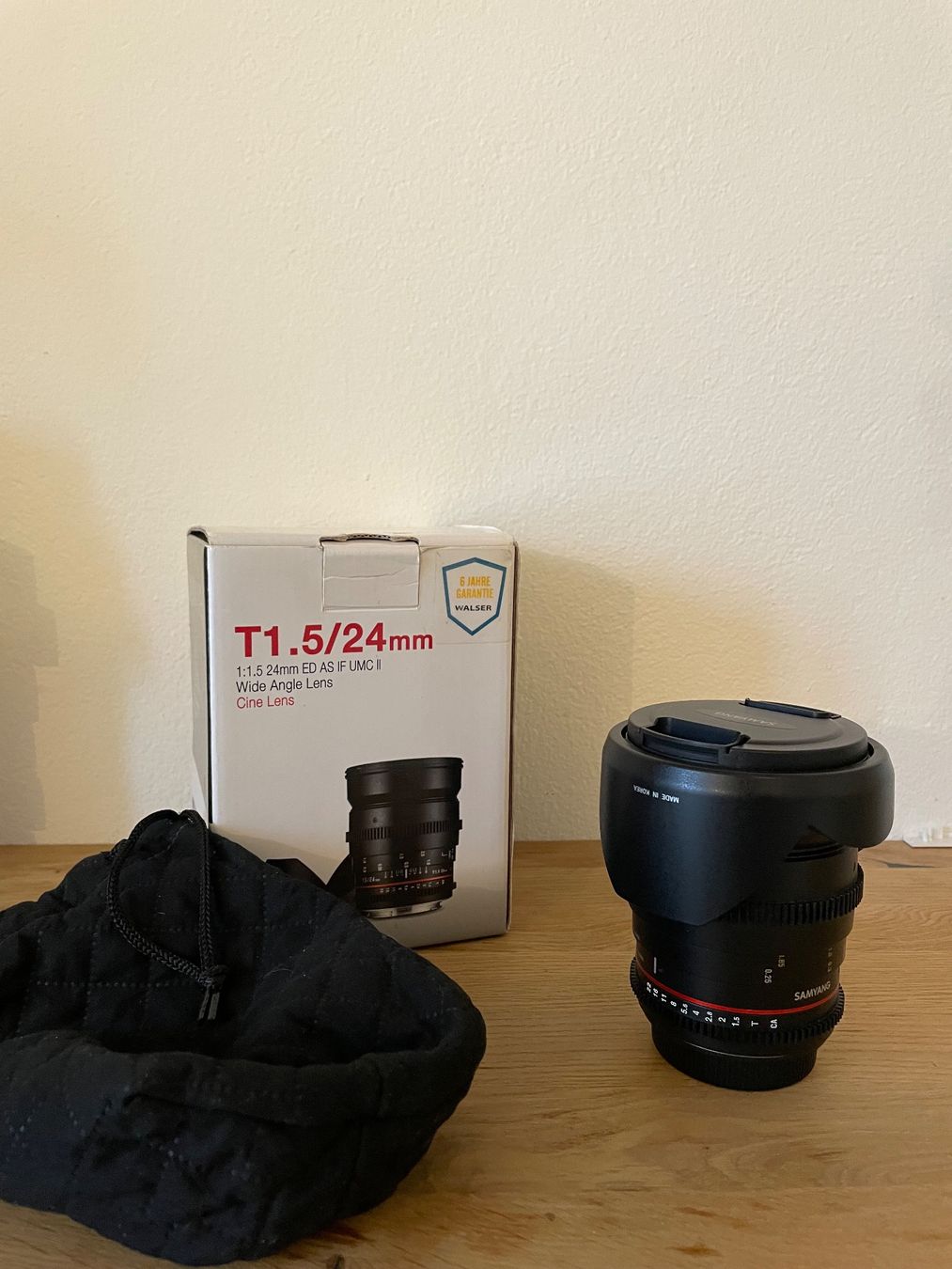 Samyang Obiettivi: Samyang 24 mm T1.5 - EF Mount – Usato da Biel/Bienne venduto da HerrVogel