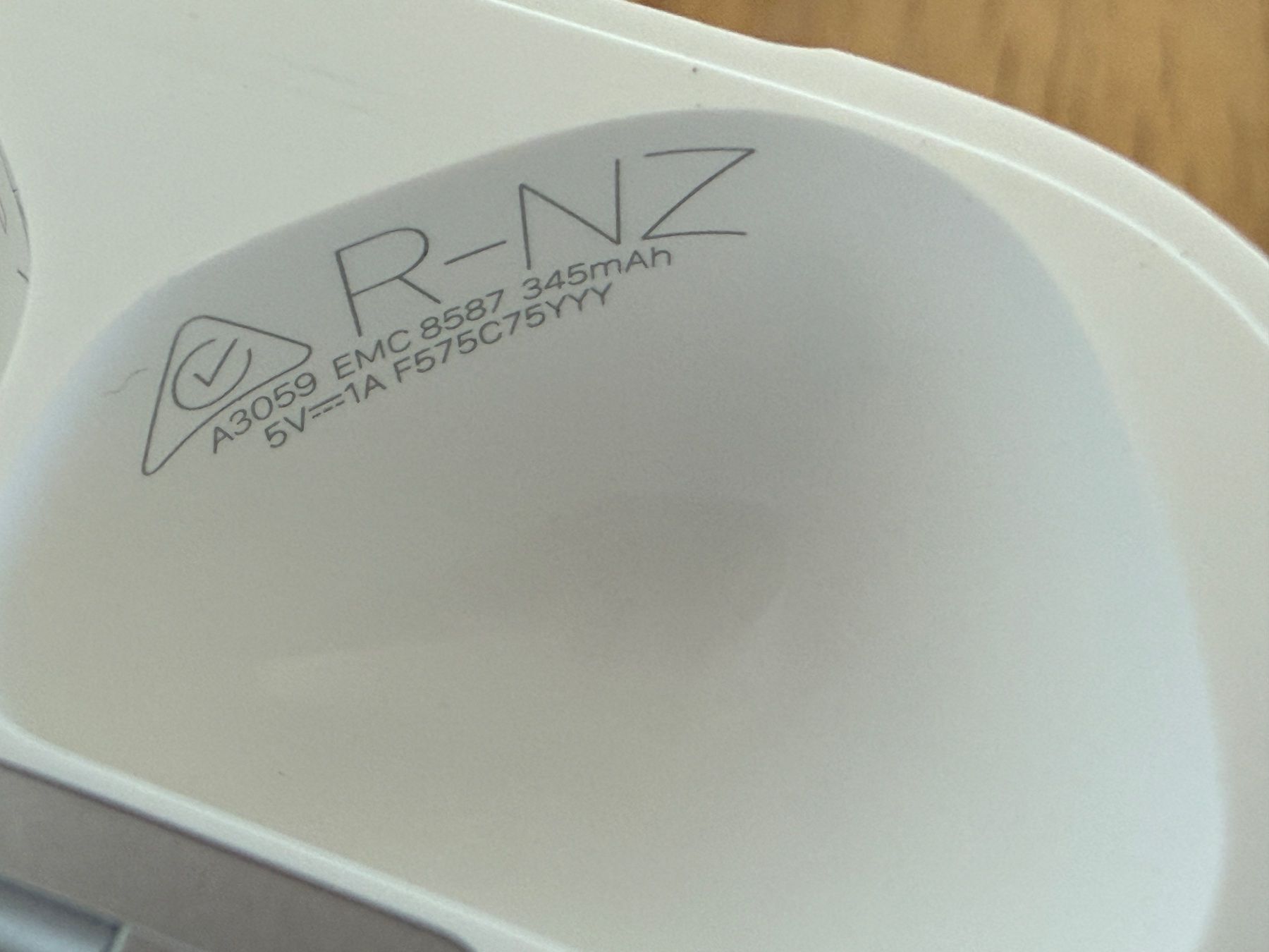 Apple Kopfhörer: APPLE AirPods 4 Charging Case ANC – Gebraucht aus Lausanne von Nine1982 3
