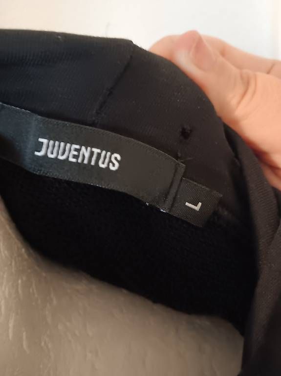 Maglioni & Felpe: JUVENTUS Pullover/ Hoodie gr.L NEU schwarz – Usato da Staufen venduto da mar_wf6r 1