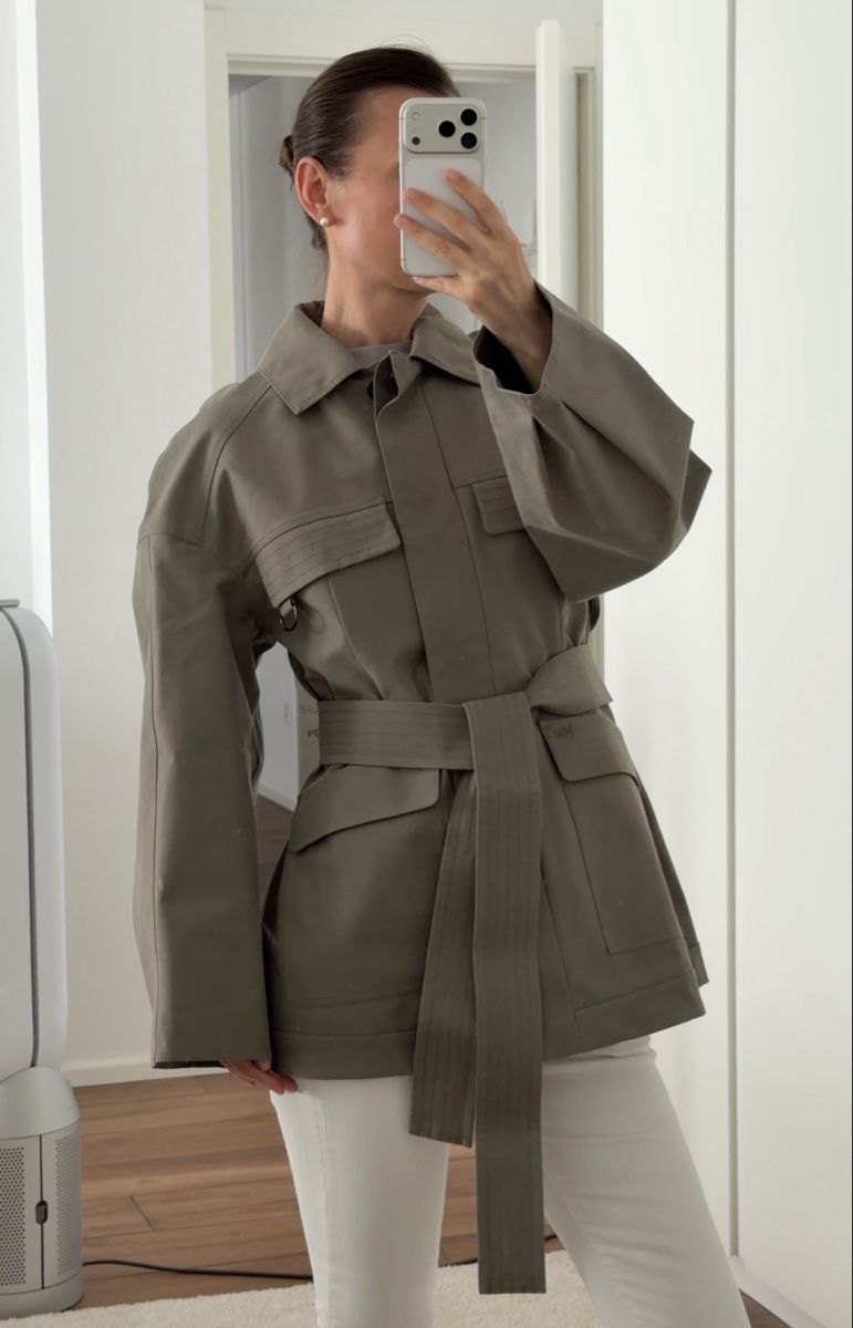 Max Mara Cappotti: Max Mara trench impermeabile – Nuovo e nell'imballaggio originale da Paradiso venduto da viorea