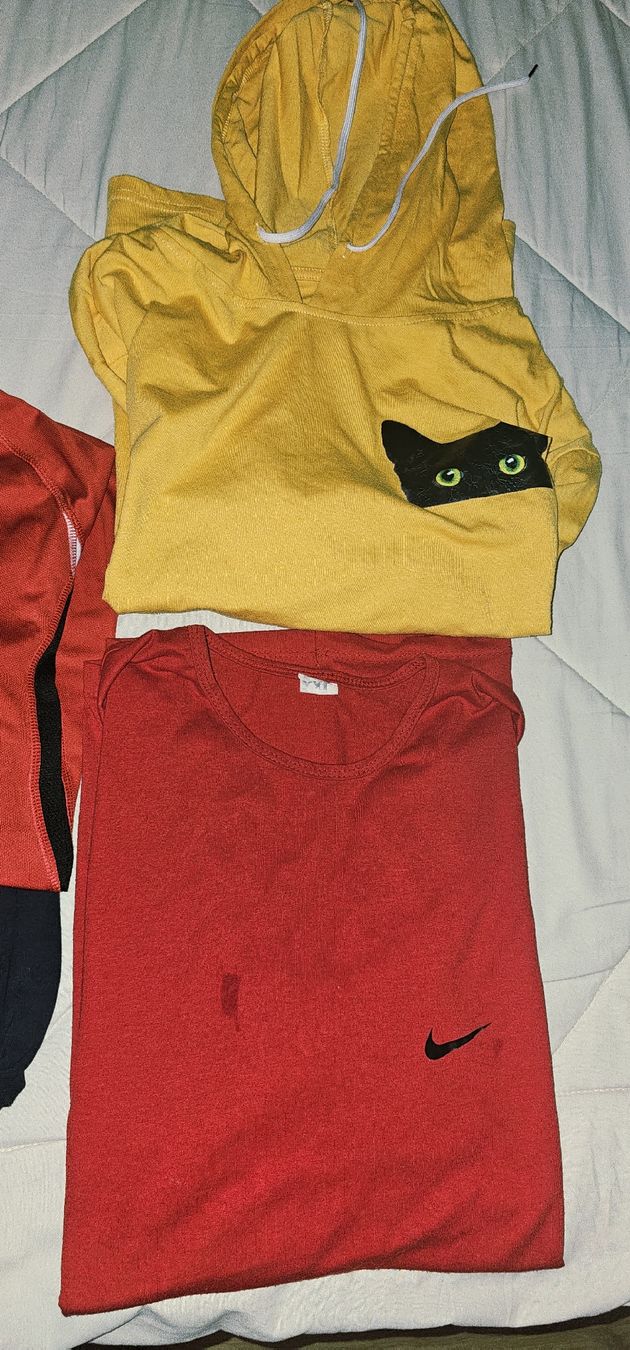 Lotti di vestiti: Athletic Tsirts Bundle - Red, Navy & Yellow im Set – Usato da Rorschach venduto da Alles_9.90 3