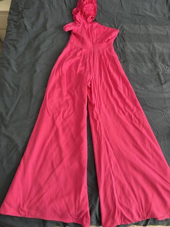 Jumpsuit Fashion Nova pink one shoulder guter Zustand
