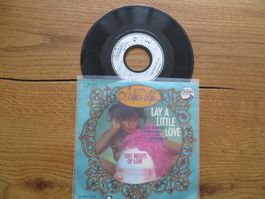 Asha Puthli - Lay a Little Love, Single Schallplatte Top!