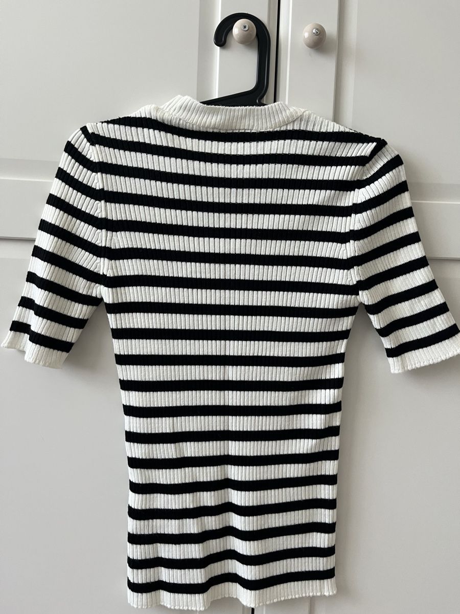 Tops: Kurzärmelige Strickshirt – Neuf (Voir description) à Allschwil par eyl_bb8q 1