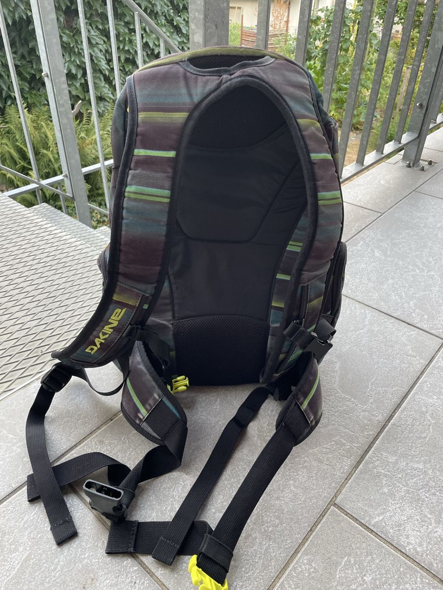 Dakine Sacs & sacs à dos: Rucksack DAKINE gestreift gebraucht – D'occasion à Welschenrohr par Jony1408 1