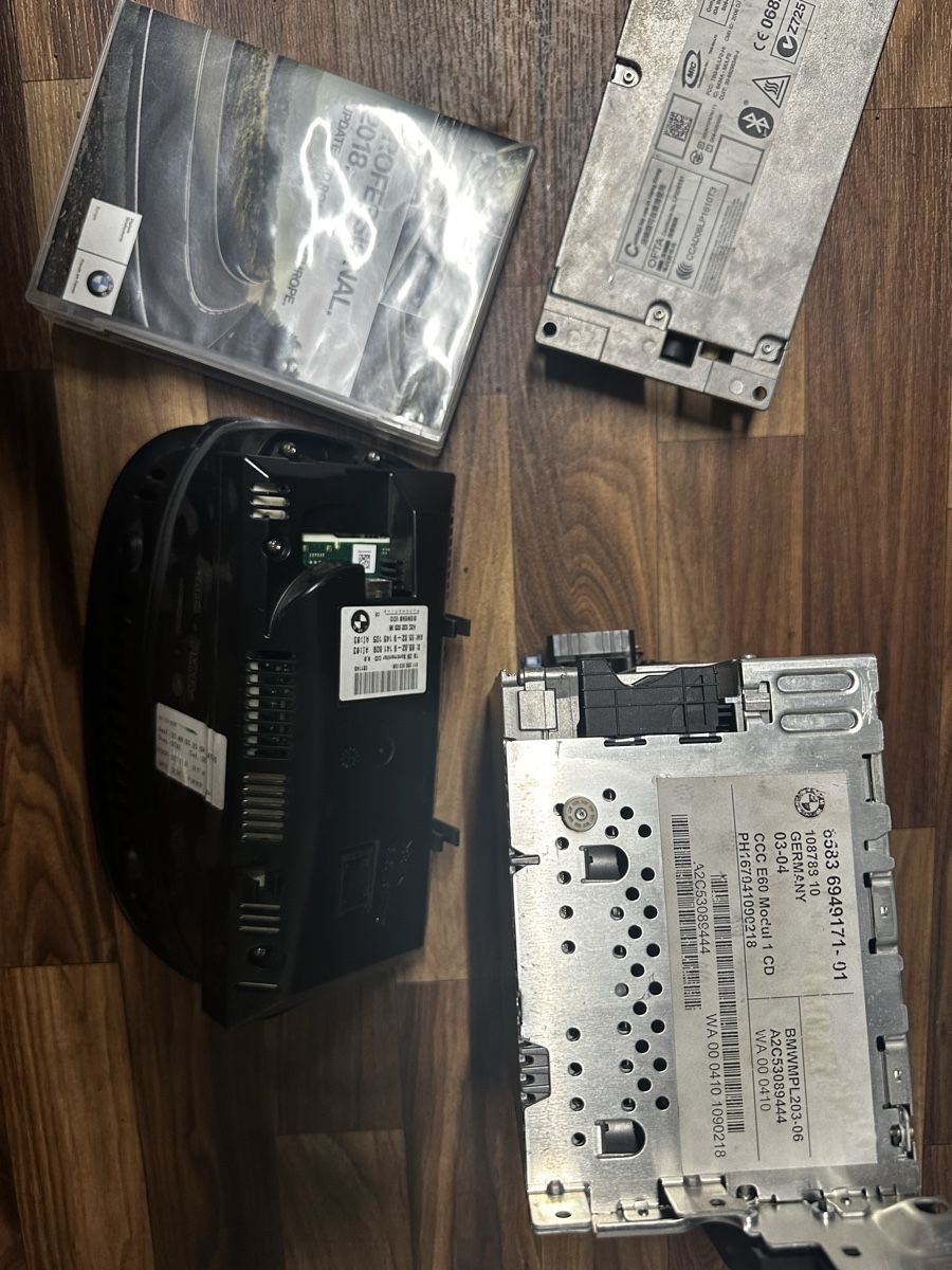 BMW Tutti pezzi di ricambio auto: BMW E60 / E61 Original CCC Navigation Professional + MULF 2  – Usato da Bleienbach venduto da Oneprozent66 3