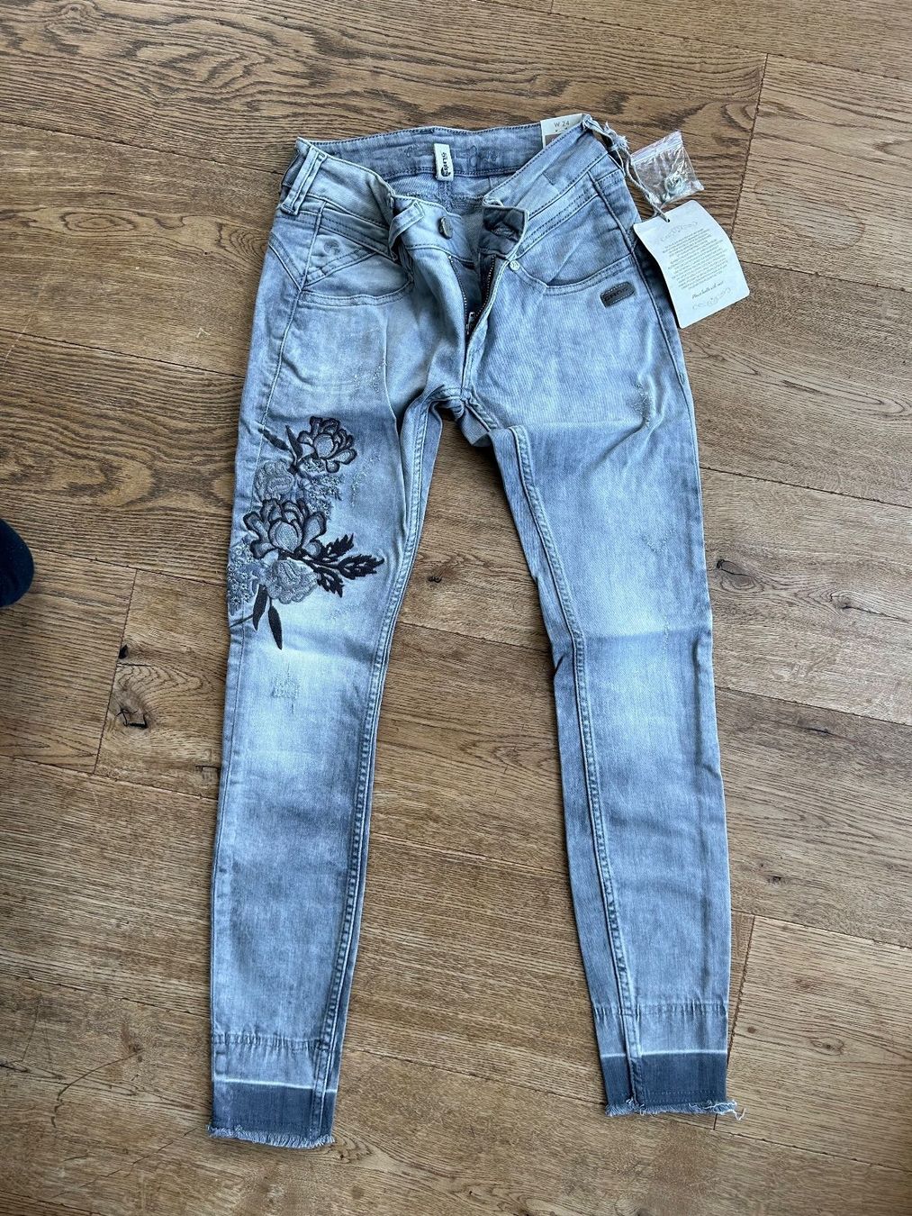Gang Pantaloni: Hose, Gang //NEU// 24 – Nuovo (secondo la descrizione) da Stettfurt venduto da outlet72